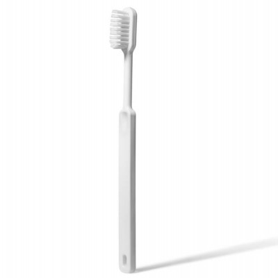 BROSSE À DENTS CALIQUO EN BIOPLASTIQUE - BLANC - TÊTE RECHARGEABLE - POILS SOUPLES